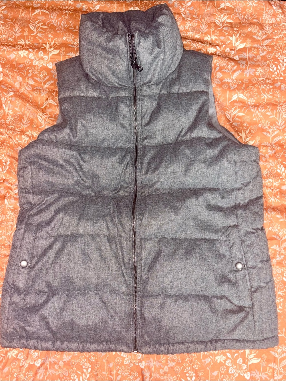Women’s Quilted Puffer Vest in Charcoal Gray